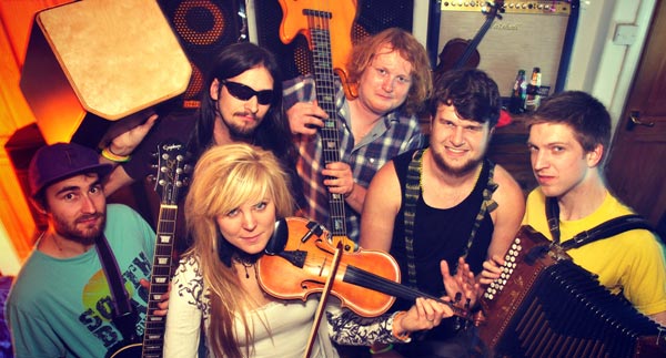 Group shot of the york ceilidh band Blackbeard's Tea Party.