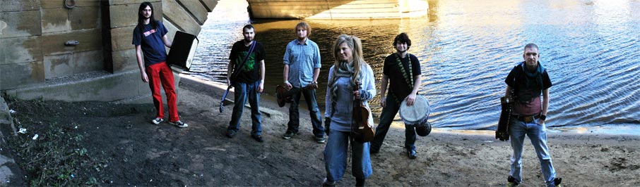 Blackbeard's Tea Party moody ceilidh band river photo in York.jpg